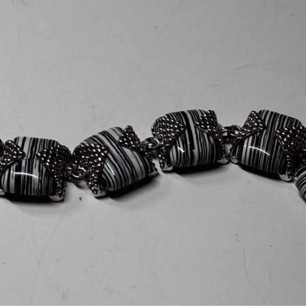 🎁🎁 Free shipping!! Zebra Stripe Cushion Link Bracelet Hard Metal 925 Clasp (No